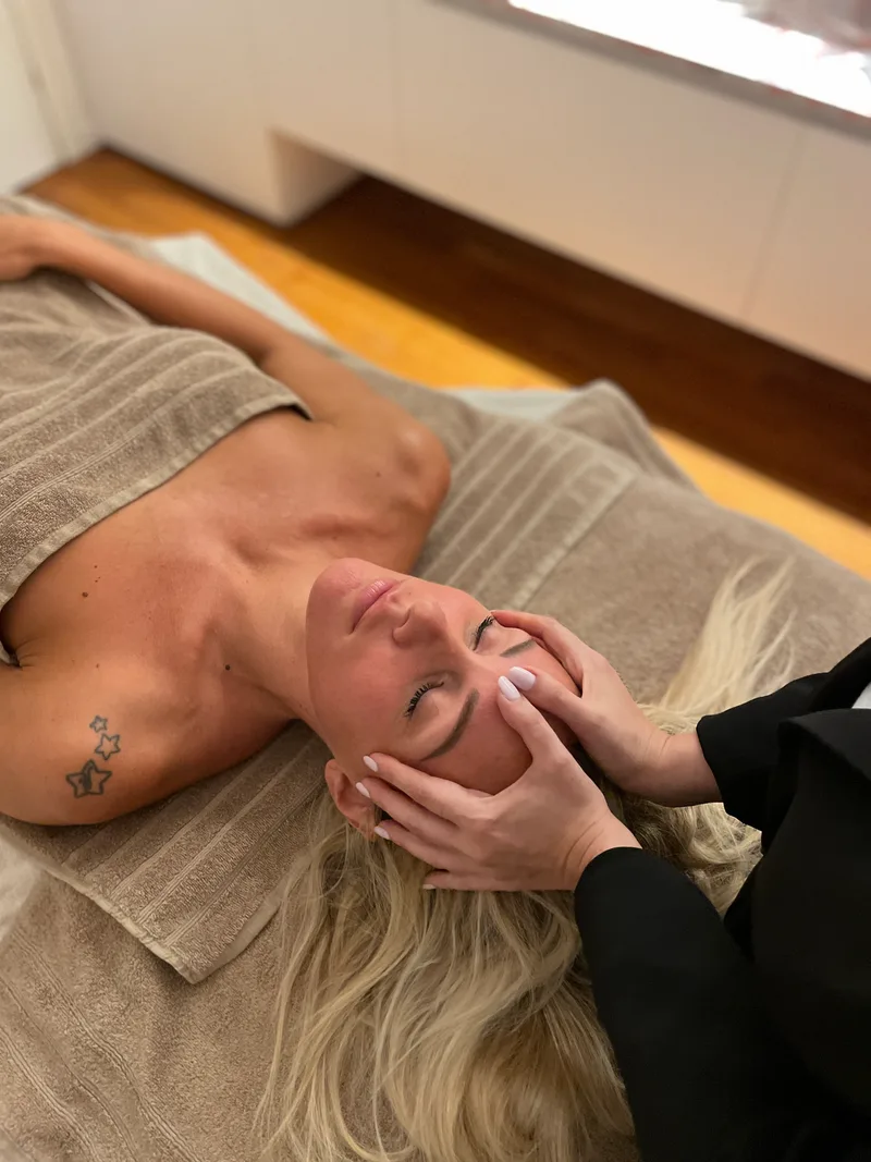 Un trattamento viso in cabina